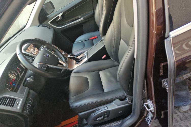 Used Volvo XC60 2017 T5 AWD Smart Upgrade Edition Left Front Seat