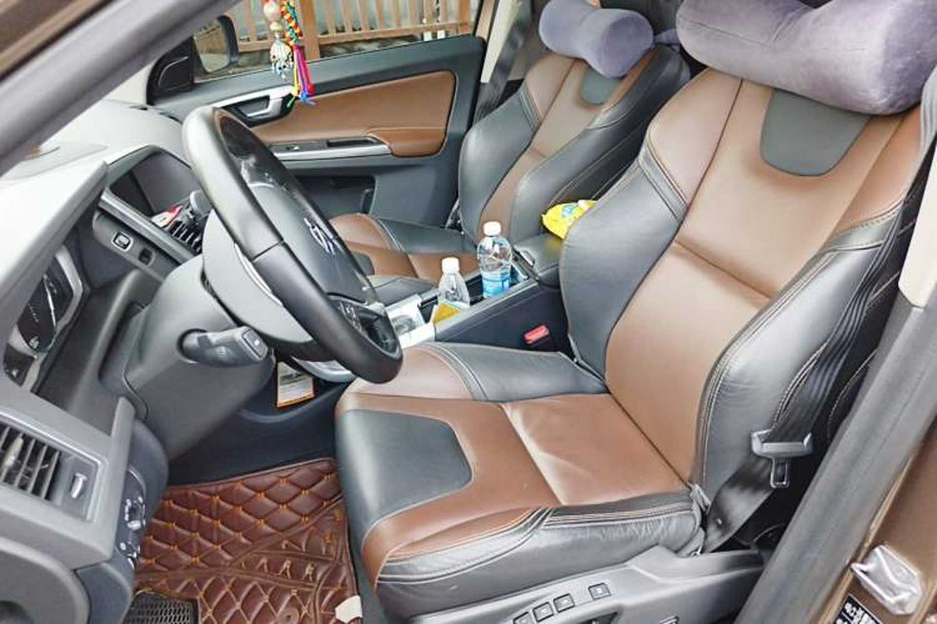 Used Volvo XC60 2017 T5 AWD Smart Upgrade Edition Left Front Seat