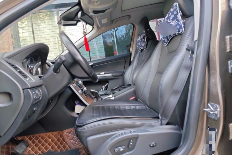 Used Volvo XC60 2017 T5 AWD Smart Upgrade Model Left Front Seat