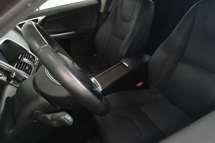 Used Volvo XC60 2017 T5 Smart Upgrade Edition Left Front Seat