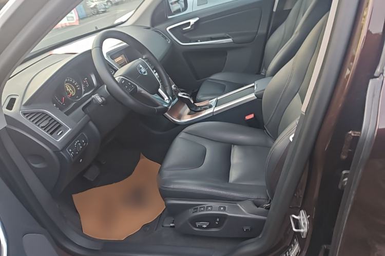 Used Volvo XC60 2017 T5 AWD Smart Upgrade Edition Left Front Seat