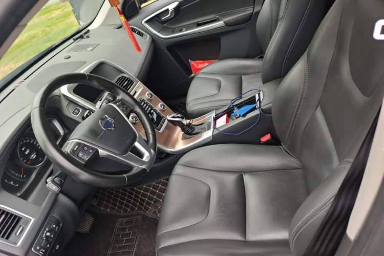 Used Volvo XC60 2017 T5 AWD Smart Upgrade Edition Left Front Seat