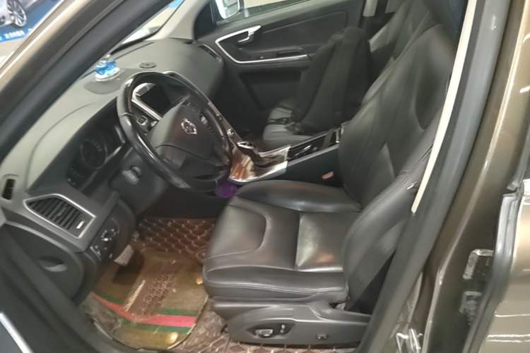 Used Volvo XC60 2017 T5 Smart Upgrade Edition Left Front Seat