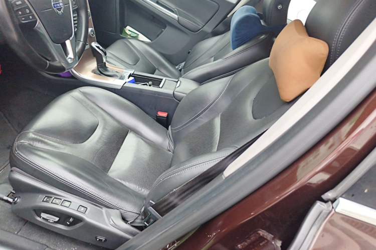 Used Volvo XC60 2017 T5 Smart Upgrade Edition Left Front Seat
