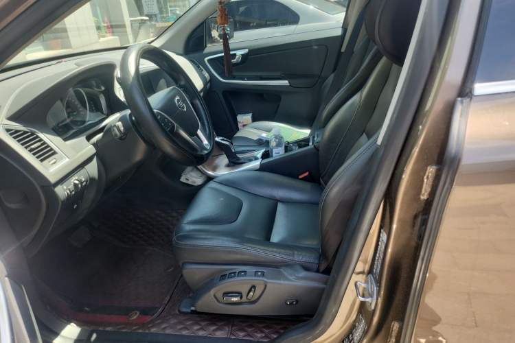 Used Volvo XC60 2017 T5 Smart Upgrade Edition Left Front Seat
