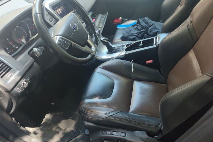 Used Volvo XC60 2017 T5 AWD Smart Upgrade Edition Left Front Seat