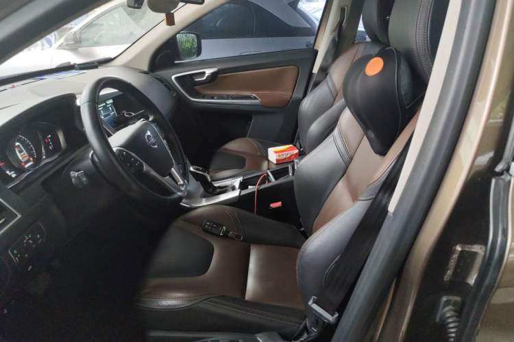 Used Volvo XC60 2017 T5 AWD Smart Range Edition Left Front Seat