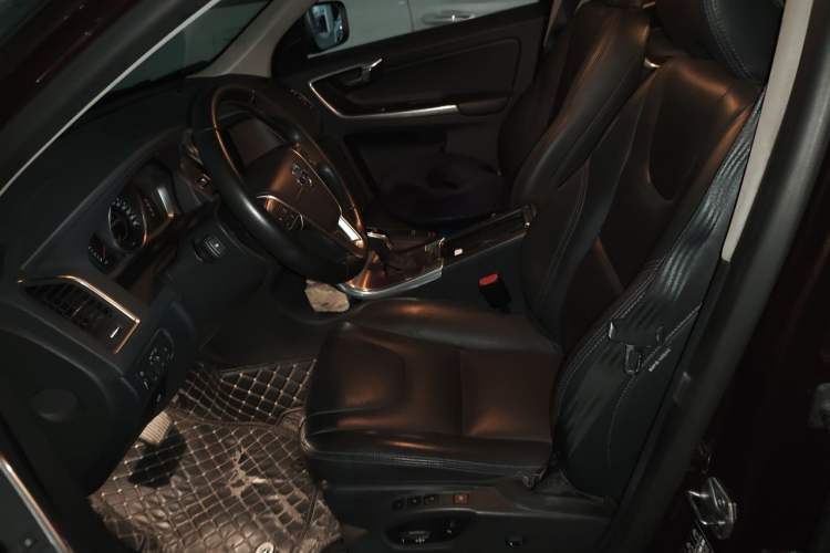 Used Volvo XC60 2017 T5 Smart Upgrade Edition Left Front Seat