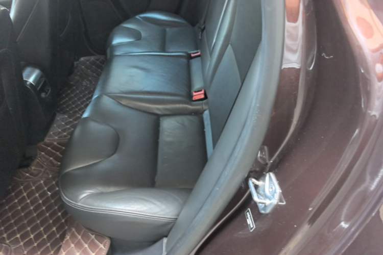 Used Volvo XC60 2017 T5 AWD Smart Upgrade Edition Left Rear Seat