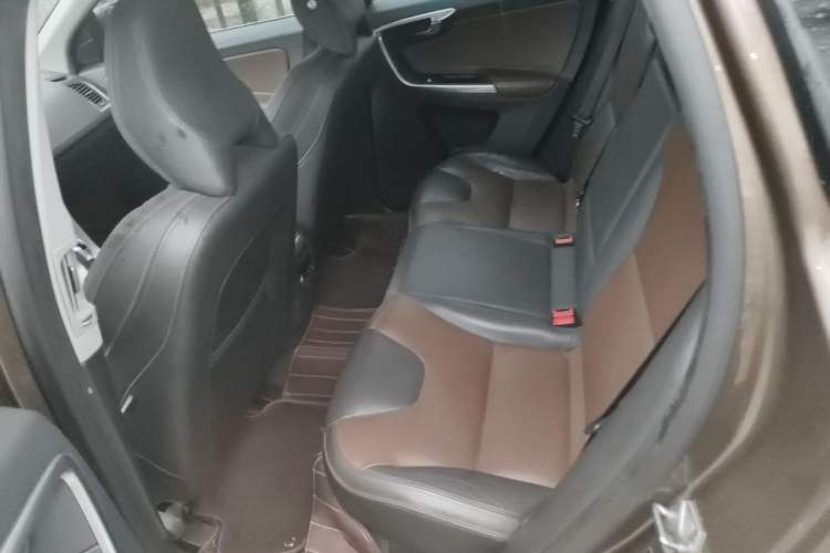 Used Volvo XC60 2017 T5 AWD Smart Upgrade Edition Left Rear Seat
