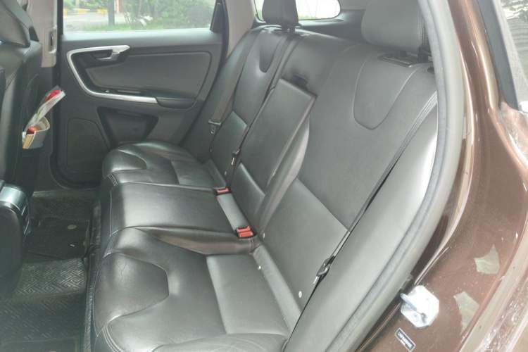 Used Volvo XC60  Left Rear Seat