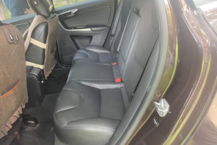 Used Volvo XC60 2017 T5 AWD Smart Upgrade Edition Left Rear Seat