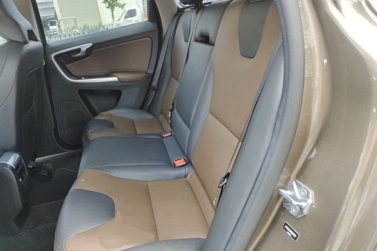 Used Volvo XC60 2017 T5 AWD Smart Upgrade Edition Left Rear Seat