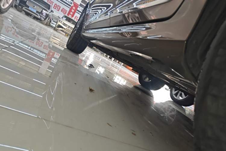 Used Volvo XC60 2017 T5 AWD Smart Upgrade Edition Left Side Sill