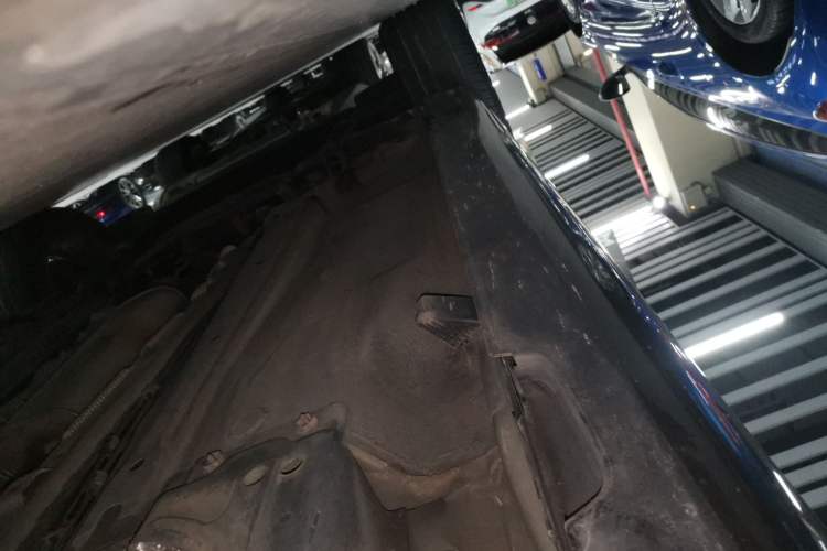 Used Volvo XC60 2017 T5 Smart Upgrade Edition Left Side Sill
