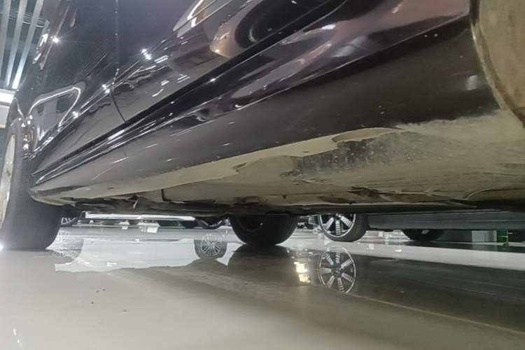 Used Volvo XC60 2017 T5 AWD Smart Upgrade Model Left Side Sill