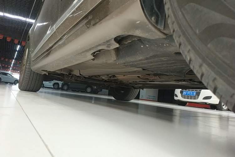 Used Volvo XC60 2017 T5 AWD Smart Upgrade Edition Left Side Sill