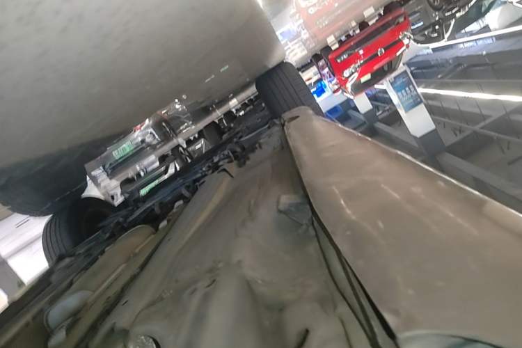 Used Volvo XC60 2017 T5 Smart Upgrade Edition Left Side Sill