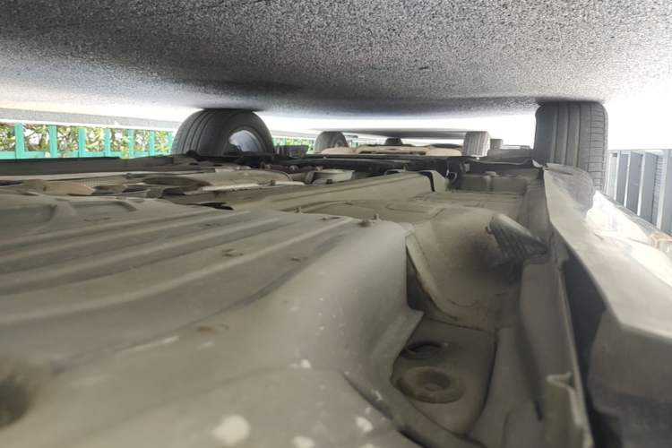 Used Volvo XC60 2017 T5 AWD Smart Upgrade Edition Left Side Sill