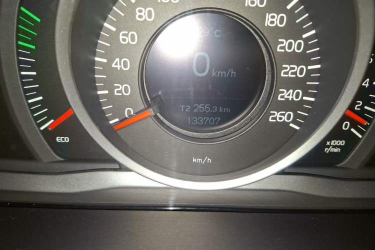 Used Volvo XC60 2017 T5 Smart Upgrade Edition Odometer Close Up
