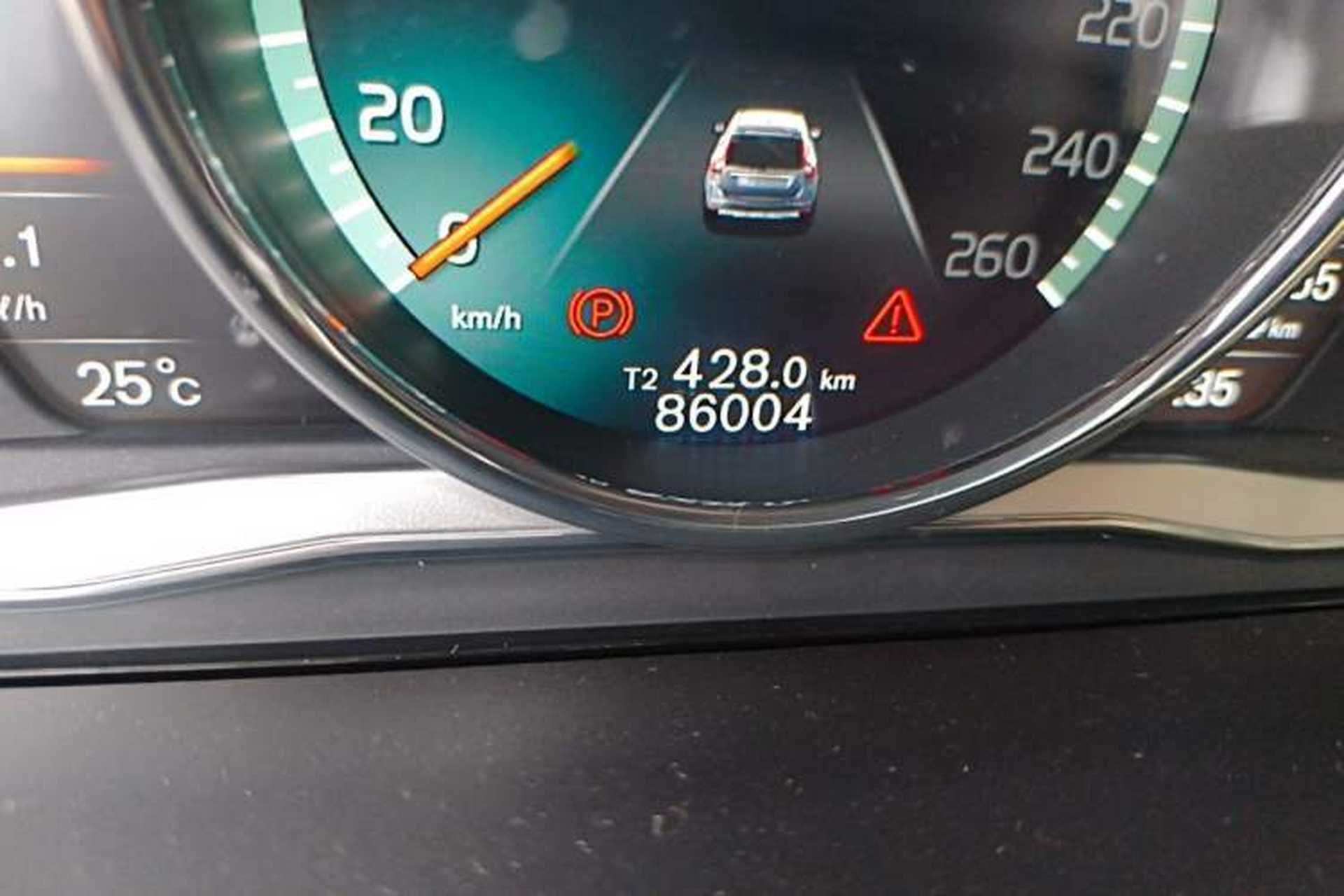 Used Volvo XC60 2017 T5 AWD Smart Upgrade Edition Odometer Close Up