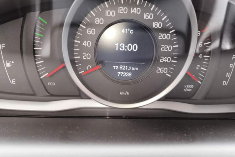 Used Volvo XC60 2017 T5 AWD Smart Upgrade Edition Odometer Close Up