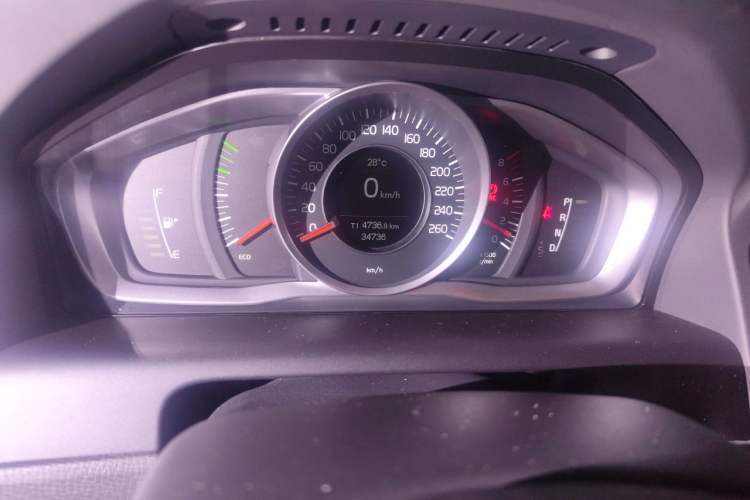 Used Volvo XC60 2017 T5 AWD Smart Upgrade Edition Odometer Close Up