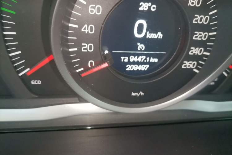 Used Volvo XC60 2017 T5 AWD Smart Upgrade Model Odometer Close Up