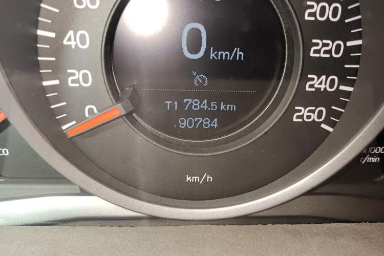 Used Volvo XC60 2017 T5 Smart Upgrade Edition Odometer Close Up