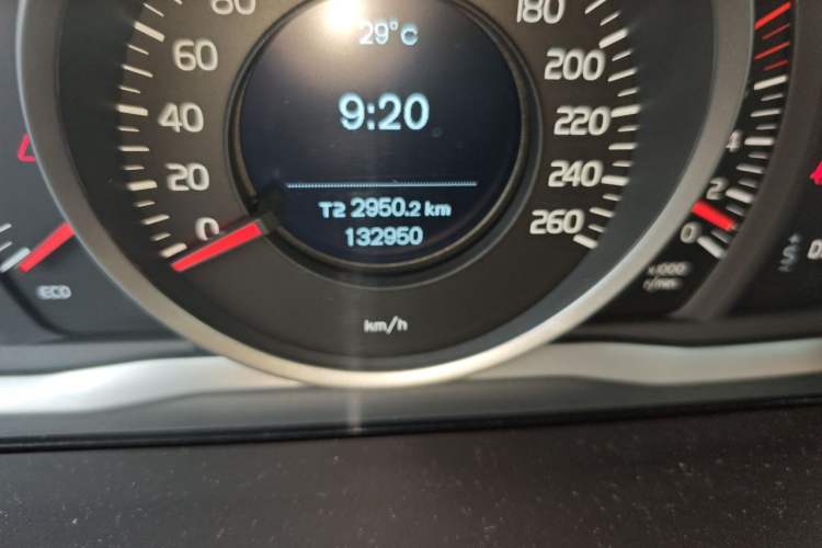 Used Volvo XC60 2017 T5 AWD Smart Upgrade Edition Odometer Close Up