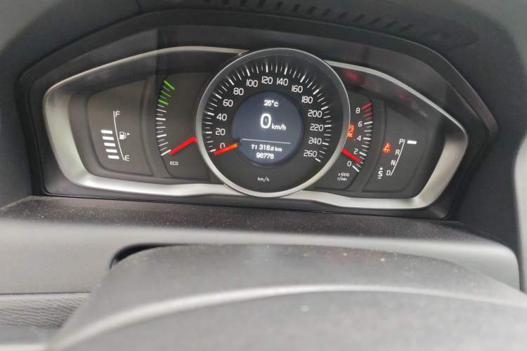 Used Volvo XC60 2017 T5 AWD Smart Upgrade Edition Odometer Close Up