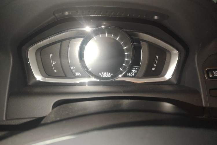 Used Volvo XC60 2017 T5 AWD Smart Upgrade Edition Odometer Close Up