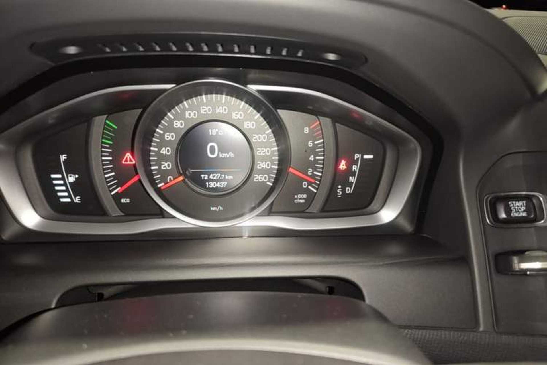 Used Volvo XC60 2017 T5 Smart Upgrade Edition Odometer Close Up