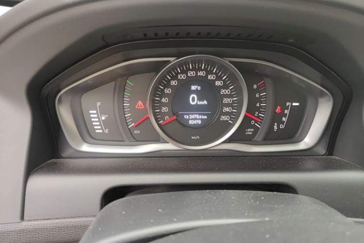 Used Volvo XC60 2017 T5 Smart Upgrade Edition Odometer Close Up
