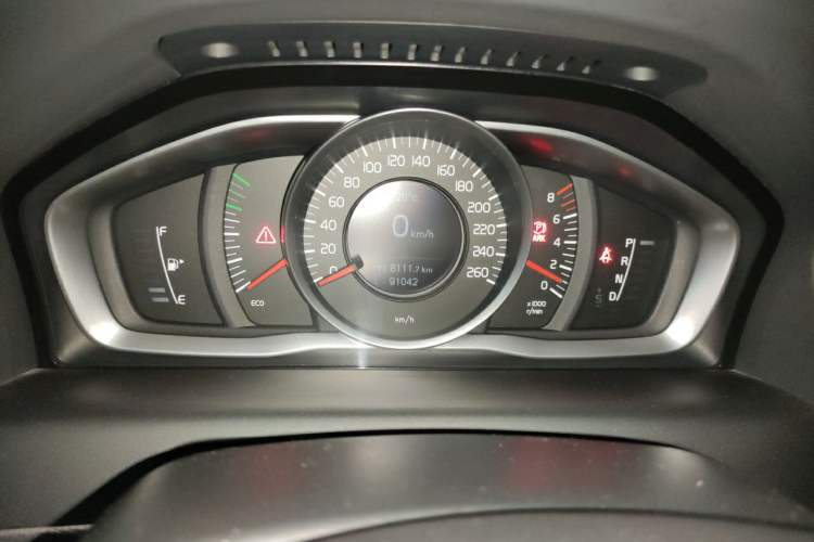 Used Volvo XC60 2017 T5 AWD Smart Upgrade Model Odometer Close Up