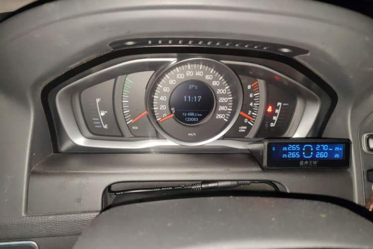 Used Volvo XC60 2017 T5 Smart Upgrade Edition Odometer Close Up