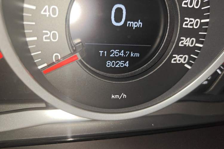 Used Volvo XC60 2017 T5 Smart Upgrade Edition Odometer Close Up