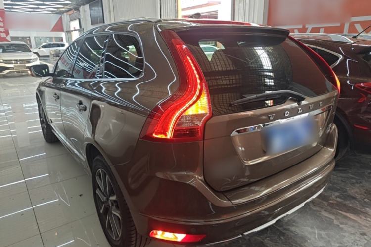 Used Volvo XC60 2017 T5 AWD Smart Upgrade Edition Rear Left 45 Deg