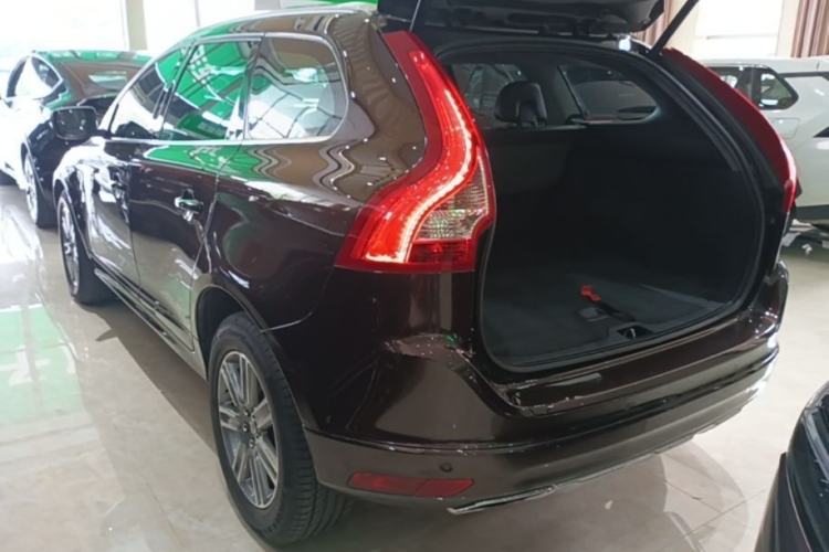 Used Volvo XC60 2017 T5 AWD Smart Upgrade Edition Rear Left 45 Deg