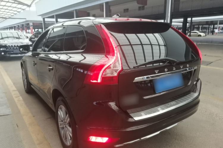 Used Volvo XC60 2017 T5 AWD Smart Upgrade Edition Rear Left 45 Deg