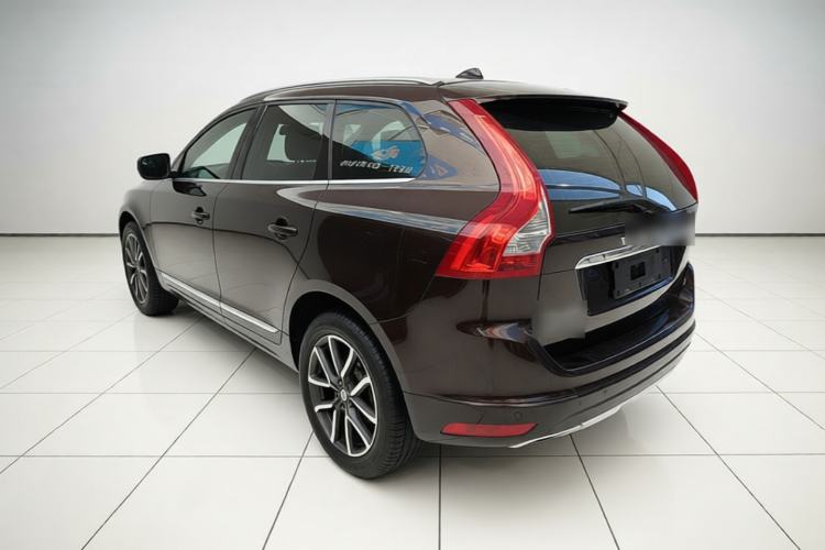Used Volvo XC60 2017 T5 AWD Smart Upgrade Edition Rear Left 45 Deg