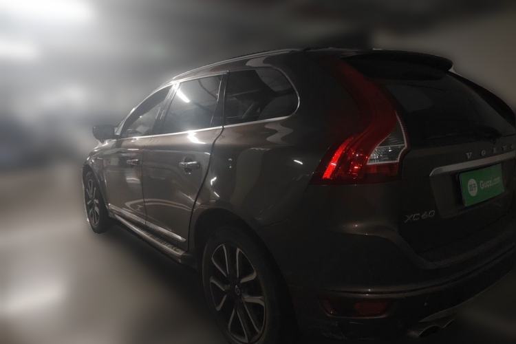 Used Volvo XC60 2017 T5 AWD Smart Upgrade Edition Rear Left 45 Deg