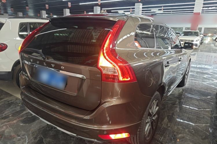 Used Volvo XC60 2017 T5 AWD Smart Upgrade Edition Rear Right 45 Deg