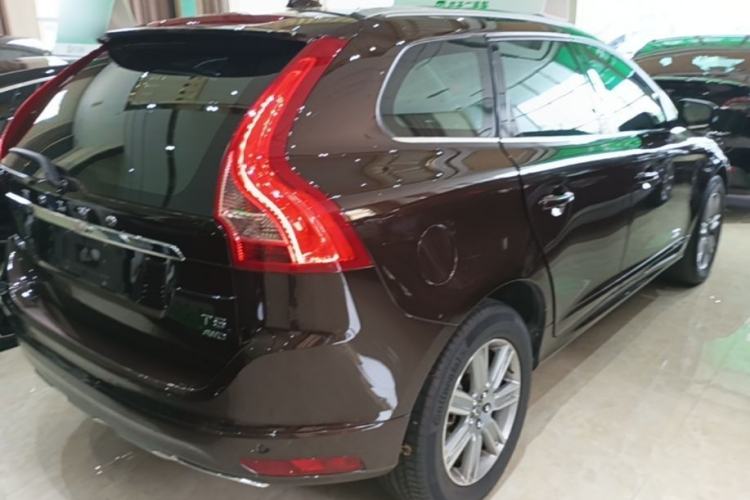 Used Volvo XC60 2017 T5 AWD Smart Upgrade Edition Rear Right 45 Deg