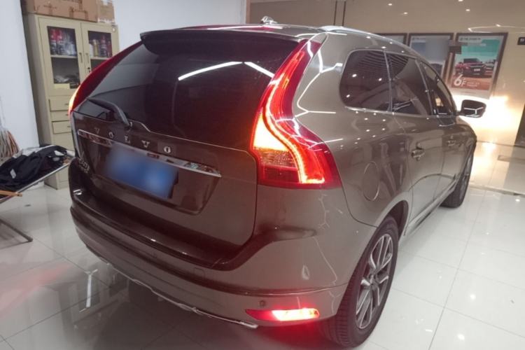 Used Volvo XC60 2017 T5 AWD Smart Upgrade Edition Rear Right 45 Deg