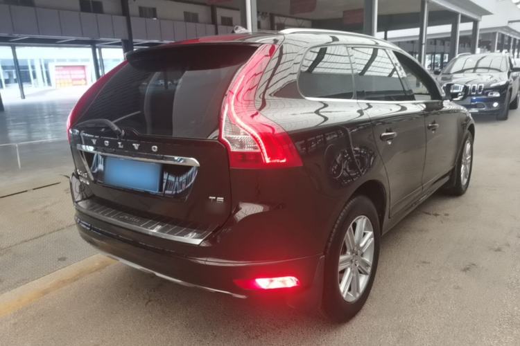 Used Volvo XC60 2017 T5 AWD Smart Upgrade Edition Rear Right 45 Deg