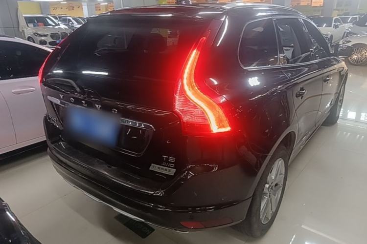 Used Volvo XC60 2017 T5 AWD Smart Upgrade Model Rear Right 45 Deg
