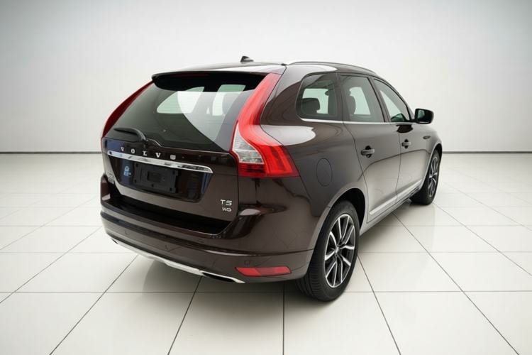 Used Volvo XC60 2017 T5 AWD Smart Upgrade Edition Rear Right 45 Deg