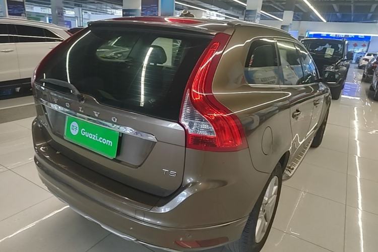 Used Volvo XC60 2017 T5 Smart Upgrade Edition Rear Right 45 Deg