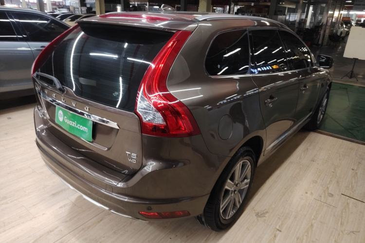 Used Volvo XC60 2017 T5 AWD Smart Range Edition Rear Right 45 Deg